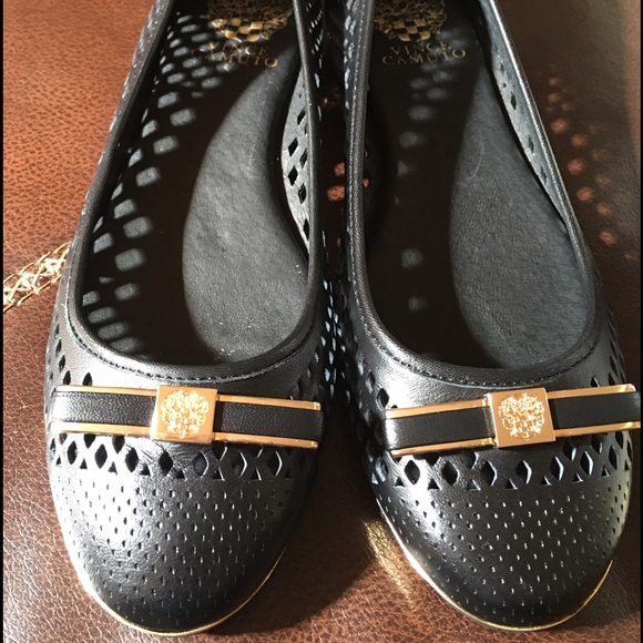 Vince Camuto flats - Picture 2 of 4