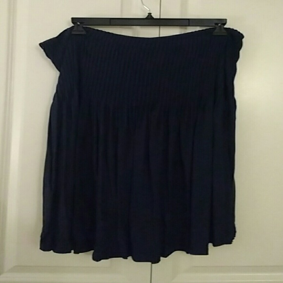 Navy silk pleated skirt. Liberte by Emanuel. 1x