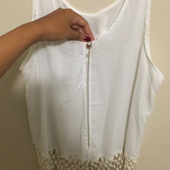 NWT Never Worn Fringe and Lace Sleeveless Blouse - Picture 3 of 4