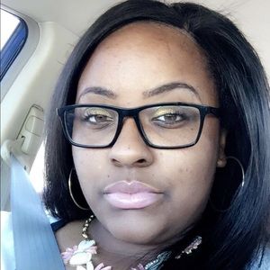 Meet your Posher, Deanna