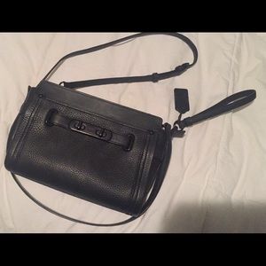 COACH SWAGGER WRISTLET IN PEBBLE LEATHER