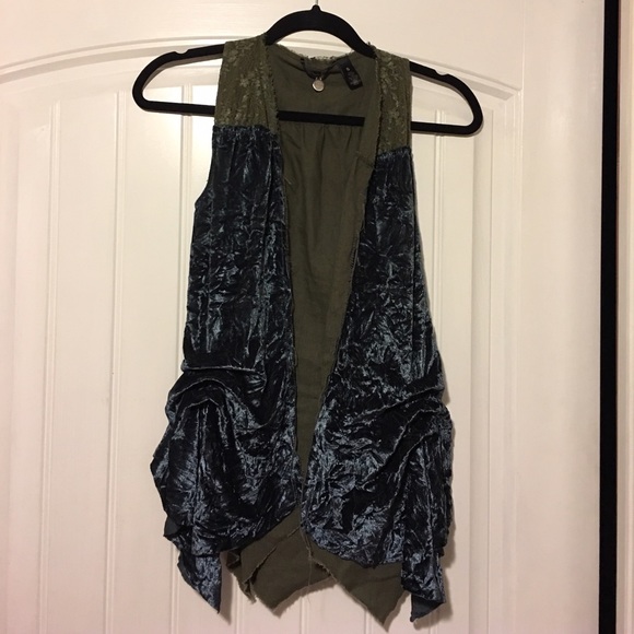 BKE RARE velvet & lace vest Like NEW!