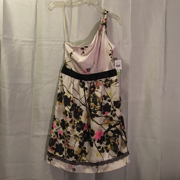 One shoulder knee length dress