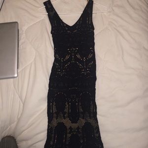 Bodycon lace cocktail dress