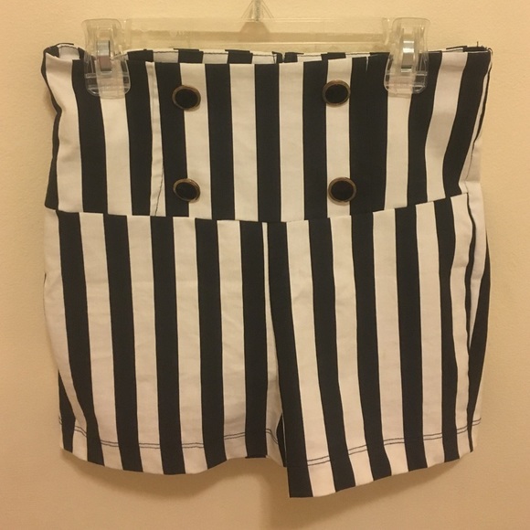 Black and white high waisted shorts