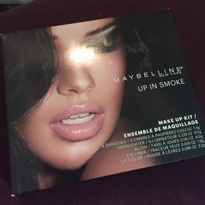Maybelline up in smoke make up kit