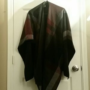 CLOSET CLEAR OUT!! Warmest poncho ever!