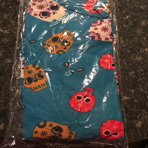 OS (one size) LuLaRoe Teal Sugar Skulls