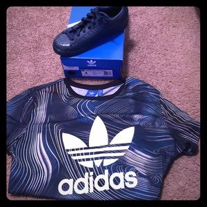 ADIDAS SUPERSTARS W/MATCHING SHIRT✨💙