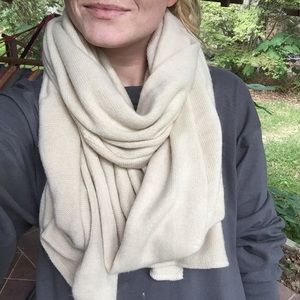 Off-white scarf