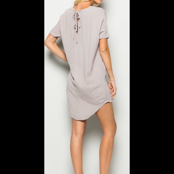 Tunic dress relax fit. Khaki in color.