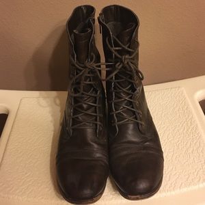 Brown Combat Boots 💫