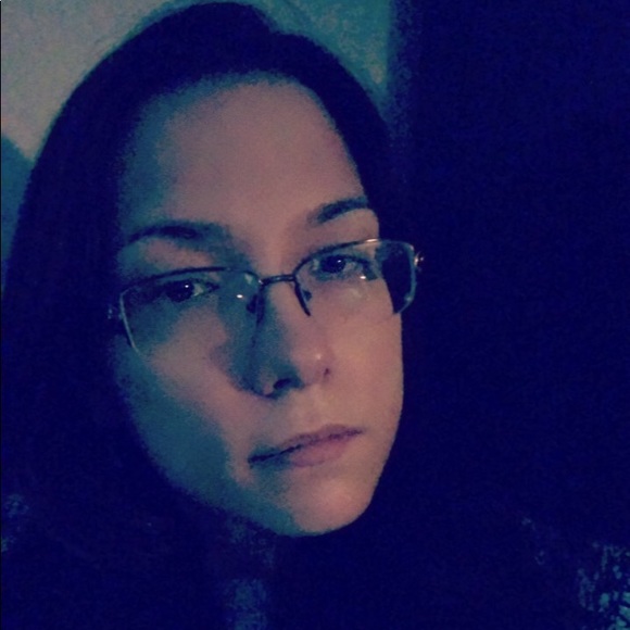 Meet your Posher, Yvonne - Picture 2 of 5