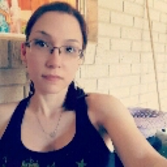 Meet your Posher, Yvonne - Picture 3 of 5