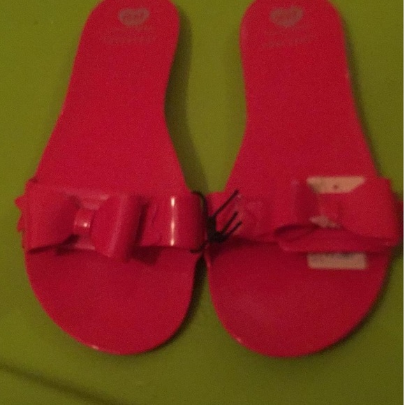 Rubber slides - Picture 3 of 3