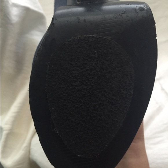 Heels - Picture 3 of 4