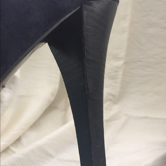 Heels - Picture 4 of 4