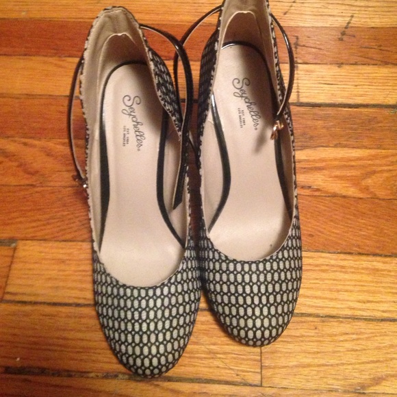 Seychelles pinup style wedge - Picture 2 of 4