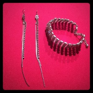 Matching Silver Dangling Earrings & Bracelet.