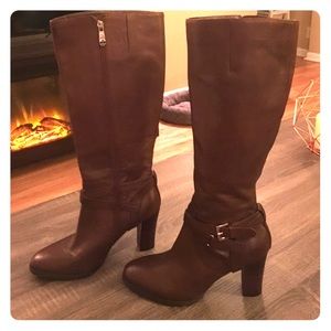 8.5 Tommy Hilfiger heeled boots