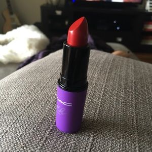 Mac Selena lipstick como la Flor