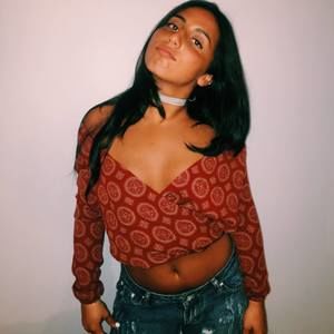 Meet your Posher, Olivia