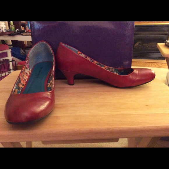 Red Madden Girl Kitten Heel