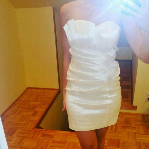 NWT White Mini Boutique Dress💜