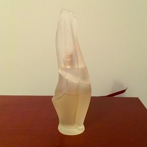 Cashmere mist perfume