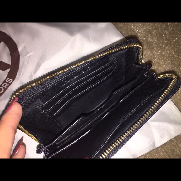 Michael Kors Set - Picture 3 of 4