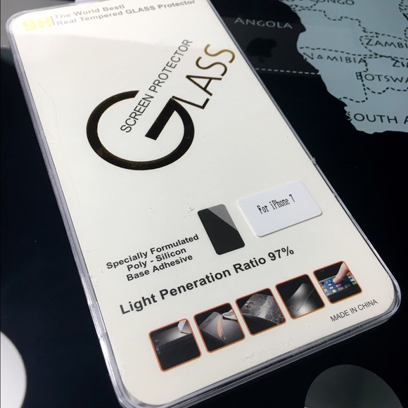 iPhone screen protector - Picture 2 of 3