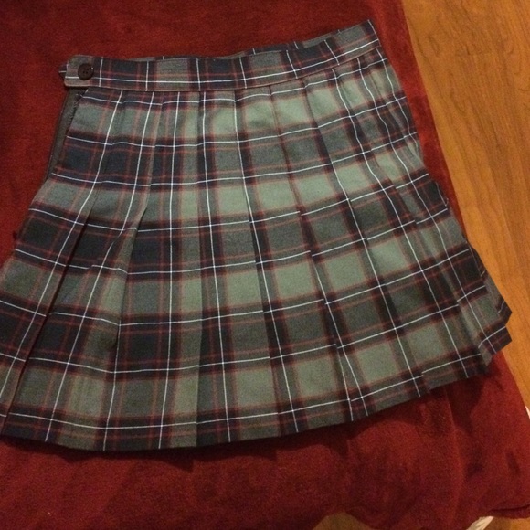 Medium sized american apparel school girl skirt