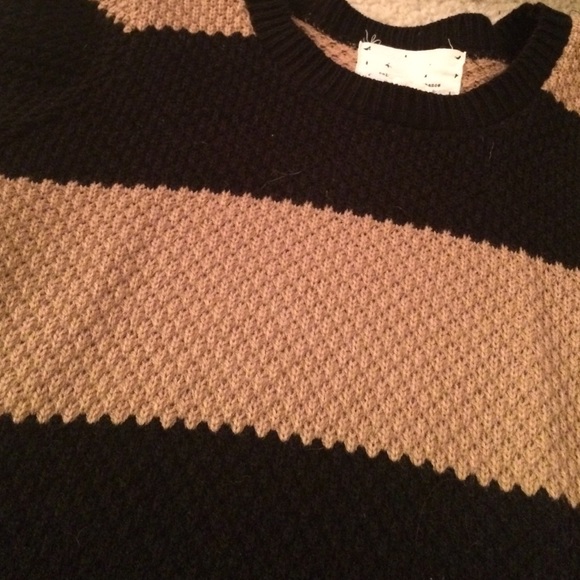 warm knit stripped sweater - Picture 2 of 2