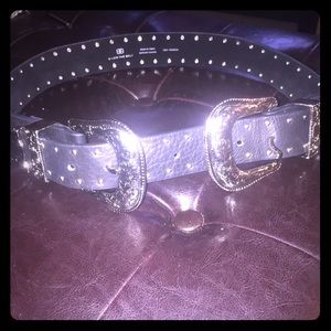 Double buckle belt !
