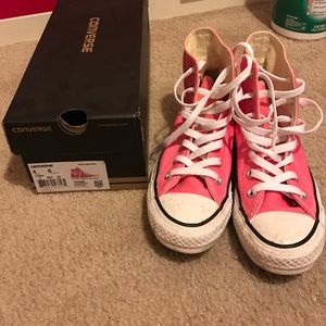 SOLD. Converse colar color