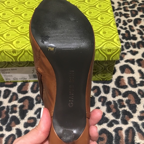 Gianni Bini Zip up Ankle Booties - Picture 4 of 4