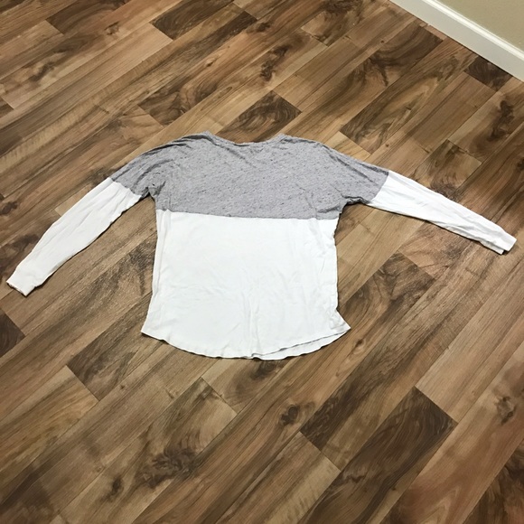 ❗️sold❗️VS Pink long-sleeve shirt - Picture 4 of 4