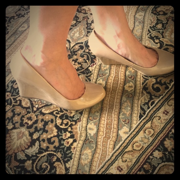Really cute nude Madden Girl wedges!!