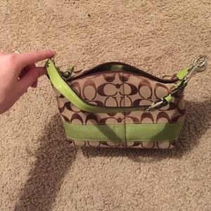 Green coach purse🍒