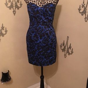 FLORAL STRAPLESS DRESS