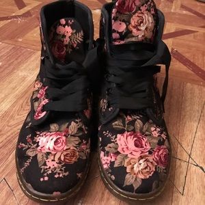 Floral doc martens