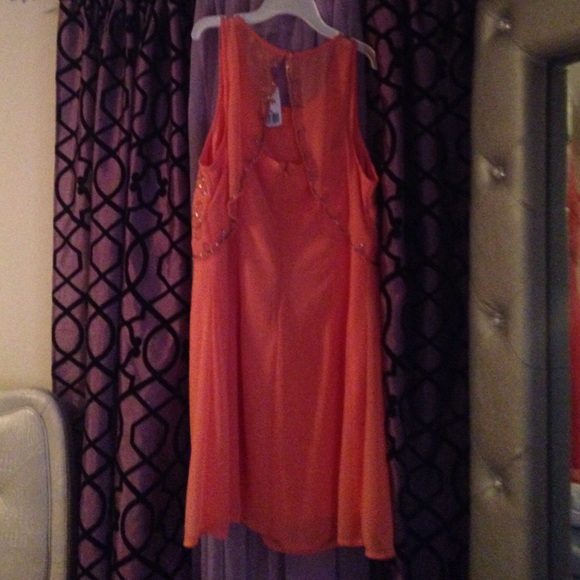 Pink short dress - Picture 2 of 4