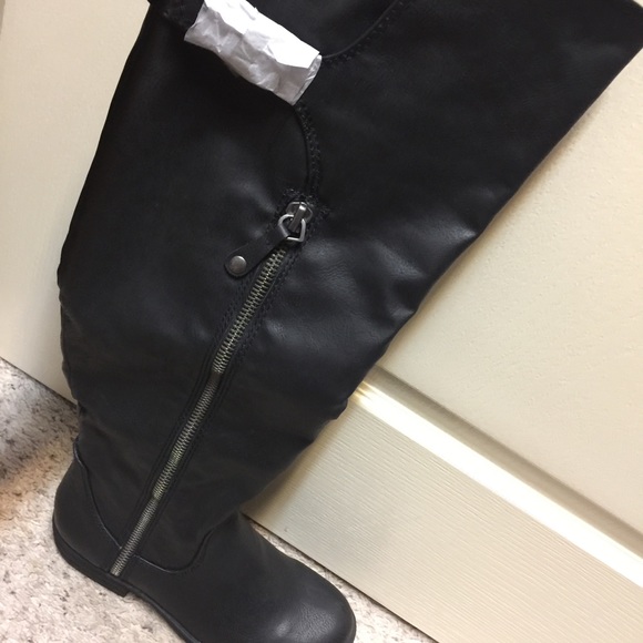 Black boots