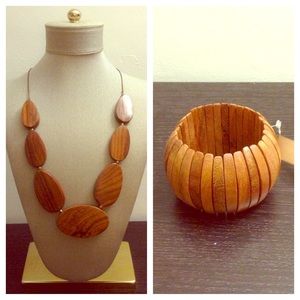 Wooden Necklace and Bracelet Set