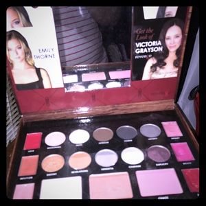 NYx revenge palette Limited edition barely used