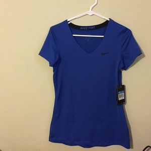 Nike pro t-shirt