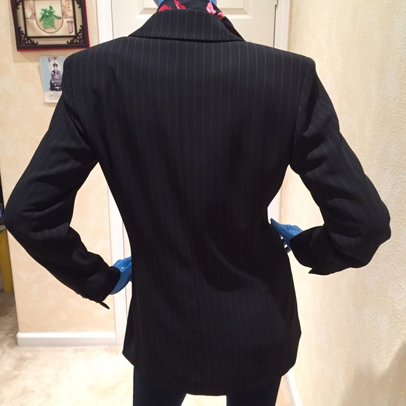 Ann Taylor blazers Size 4 & 6 - Picture 3 of 4