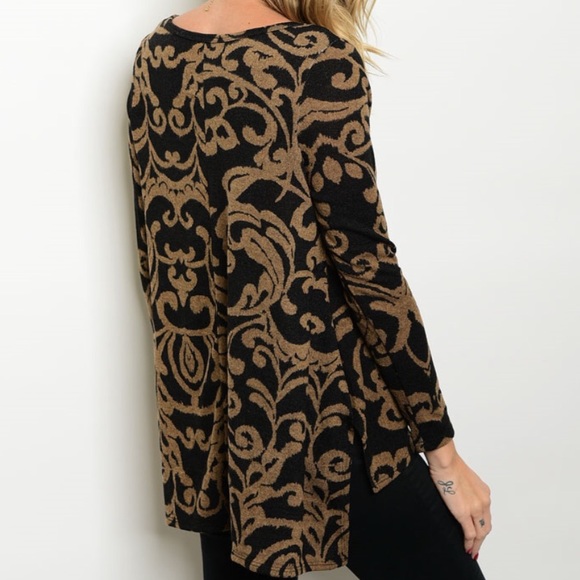 Black and Tan Print Sweater - Picture 2 of 3
