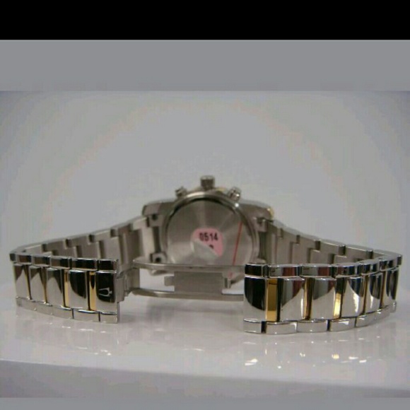 NWT Bulova wintermoor diamonds watch