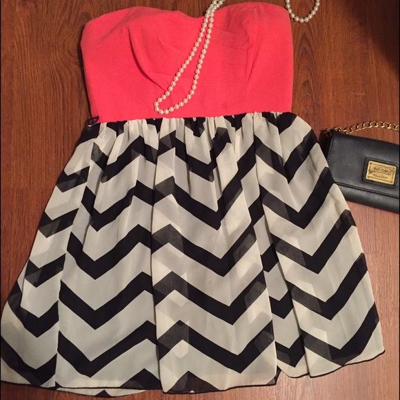 Windsor chevron dress - Picture 1 of 4